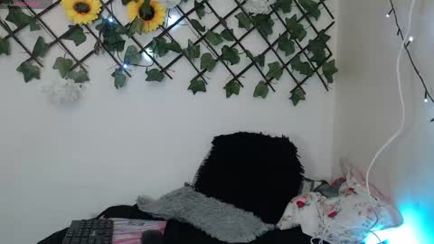 Snapshot of dark_flama chatting on 05.15.26 dark_flama online show from 05.15.26