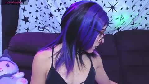 dark_nina__ online show from 04.25.26