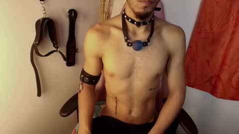 Snapshot of dark_rosse1 chatting on 02.08.26 rosse online show from 02.08.26