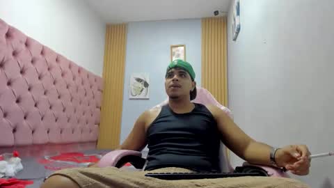 Snapshot of darkalphax01 chatting on 12.18.25 darkalphax01 online show from 12.18.25