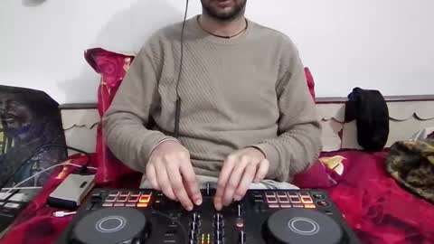 Snapshot of darkbud03 chatting on 11.07.25 just a guy online show from 11.07.25