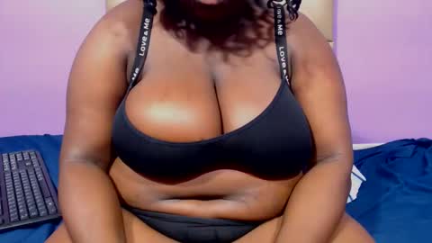 Snapshot of darkgiantmelanin chatting on 12.14.25 darkgiantmelanin online show from 12.14.25