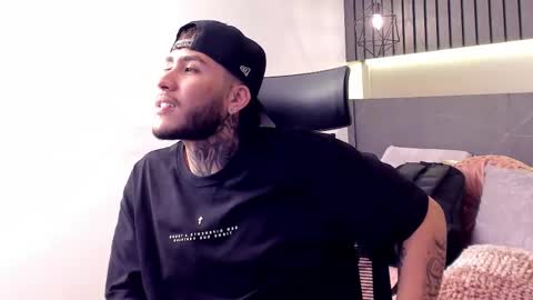 Dark online show from 11.11.25