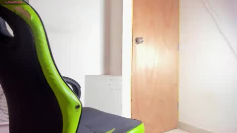 Snapshot of darkknightx01 chatting on 09.10.25 darkknightx01 online show from 09.10.25