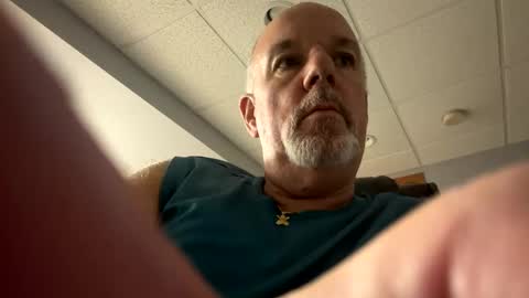 darknite083072 online show from 09.13.25