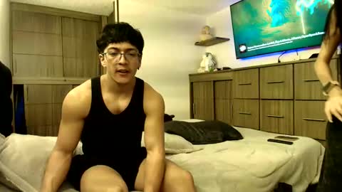 Snapshot of darkpleasuress chatting on 12.20.25 darkpleasuress online show from 12.20.25