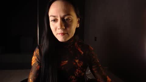 Snapshot of darkspark_ chatting on 10.04.25 darkspark_ online show from 10.04.25