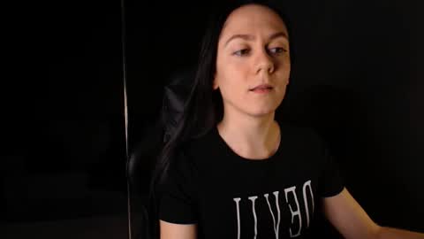 Snapshot of darkspark_ chatting on 10.27.25 darkspark_ online show from 10.27.25