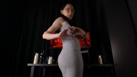 Snapshot of darkspark_ chatting on 12.19.25 darkspark_ online show from 12.19.25