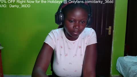 Snapshot of darky_36dd chatting on 04.09.26 exclusive sexual content -- IGTwitterX darky 32dd online show from 04.09.26