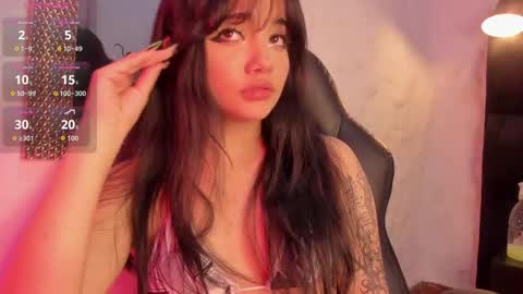 Snapshot of darky_doll chatting on 09.23.25 Darky Doll online show from 09.23.25