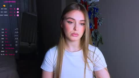 Snapshot of darlina_ryan chatting on 02.06.26 Darlina online show from 02.06.26