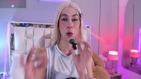 Snapshot of darlyn_tenderhot__ chatting on 11.18.25 darlyn_tenderhot__ online show from 11.18.25