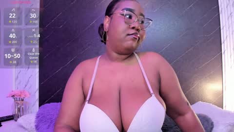  Darnell Queen online show from 04.08.26