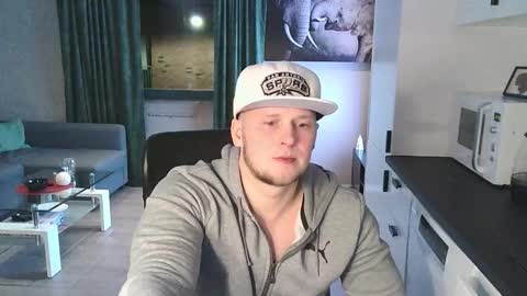 Snapshot of dartanjanas chatting on 02.18.26 Dario online show from 02.18.26