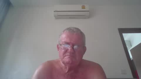 Snapshot of darwincock chatting on 03.25.26 darwincock online show from 03.25.26