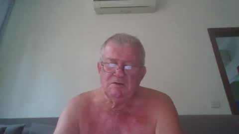 Snapshot of darwincock chatting on 03.31.26 darwincock online show from 03.31.26