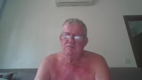 Snapshot of darwincock chatting on 04.02.26 darwincock online show from 04.02.26