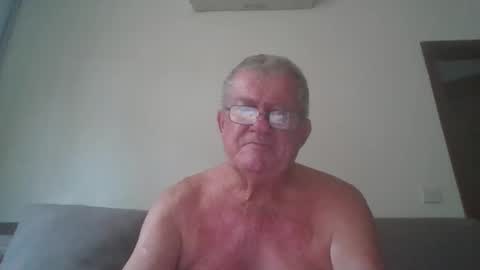 Snapshot of darwincock chatting on 04.05.26 darwincock online show from 04.05.26