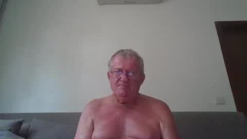 Snapshot of darwincock chatting on 04.08.26 darwincock online show from 04.08.26