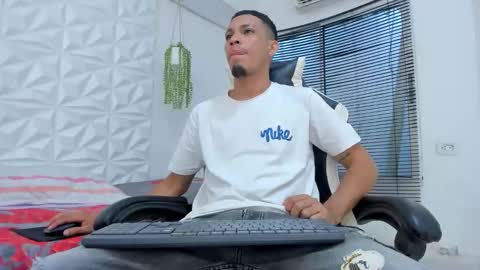 Snapshot of dave_skinnycum420 chatting on 09.15.25 dave online show from 09.15.25