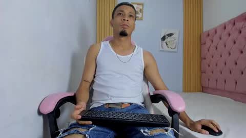 Snapshot of dave_skinnycum420 chatting on 10.11.25 dave online show from 10.11.25