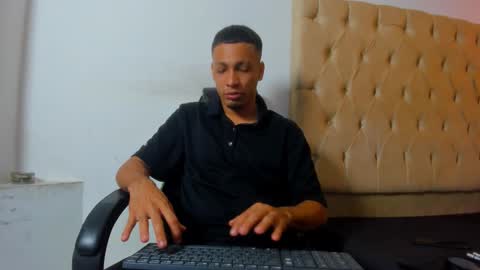 Snapshot of dave_skinnycum420 chatting on 11.04.25 dave online show from 11.04.25