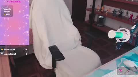 Snapshot of daveangelboy chatting on 01.05.25 Your boy online show from 01.05.25