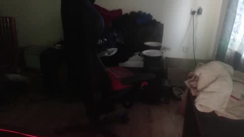 Snapshot of daver281197 chatting on 12.16.25 dave online show from 12.16.25