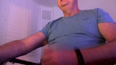 Snapshot of davesu12345 chatting on 12.15.25 davesu12345 online show from 12.15.25