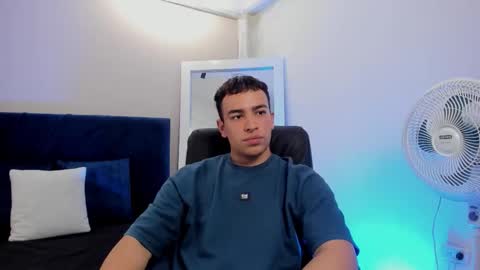 Snapshot of david_rtr chatting on 11.13.25 david_rtr online show from 11.13.25