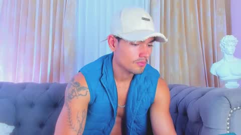 Snapshot of davidaponte017 chatting on 02.18.25 davidaponte online show from 02.18.25