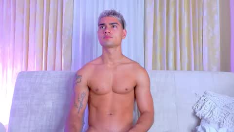 Snapshot of davidaponte017 chatting on 10.20.25 davidaponte online show from 10.20.25