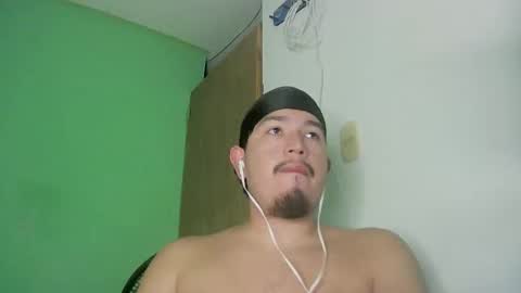 Snapshot of davidlasecuela chatting on 02.10.26 DavidSkinny online show from 02.10.26