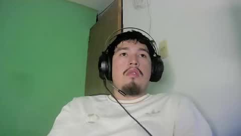 Snapshot of davidlasecuela chatting on 02.19.26 DavidSkinny online show from 02.19.26