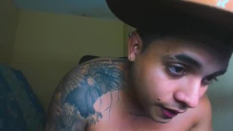 Snapshot of davidlenonn_ chatting on 11.26.25 Lennon online show from 11.26.25