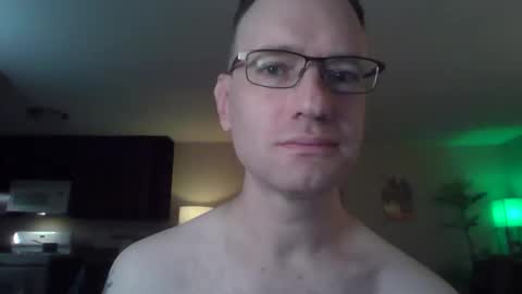 Snapshot of davidwilcox1982 chatting on 12.17.25 Dave online show from 12.17.25