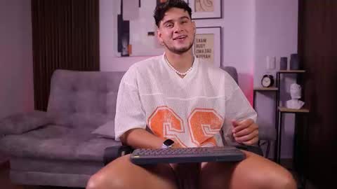 Snapshot of davies_brown chatting on 11.14.25 Davies brown schedule 12pm to 5pm col time online show from 11.14.25