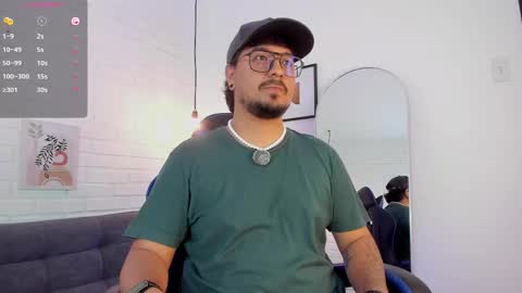 Snapshot of daviidevans chatting on 12.20.25 David Evans online show from 12.20.25