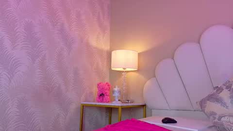 Snapshot of davinna_fox chatting on 12.17.25 Valentina Gomez online show from 12.17.25