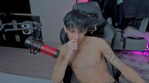 Snapshot of davisross chatting on 02.25.25 davis online show from 02.25.25