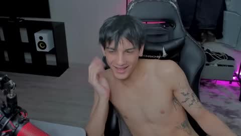 Snapshot of davisross chatting on 03.06.25 davis online show from 03.06.25