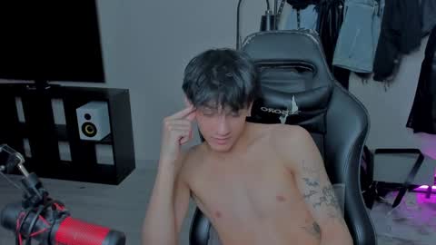 Snapshot of davisross chatting on 03.09.25 davis online show from 03.09.25