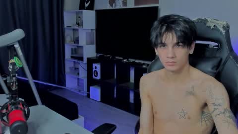 Snapshot of davisross chatting on 09.19.25 davis online show from 09.19.25