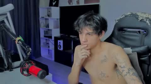 Snapshot of davisross chatting on 09.23.25 davis online show from 09.23.25