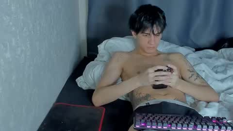 Snapshot of davisross chatting on 10.29.25 davis online show from 10.29.25