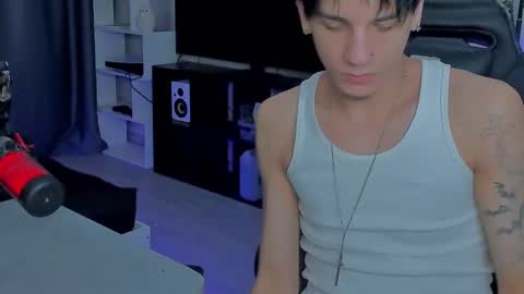 davis online show from 12.23.25