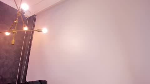 Snapshot of dawa_angels chatting on 12.15.25 DAWA ANGELS online show from 12.15.25