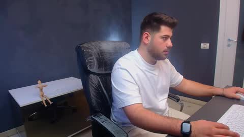 Snapshot of daxgreer chatting on 03.26.26 DaxGreer online show from 03.26.26