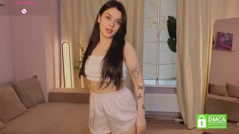 Snapshot of day_one_darling chatting on 10.29.25 day_one_darling online show from 10.29.25